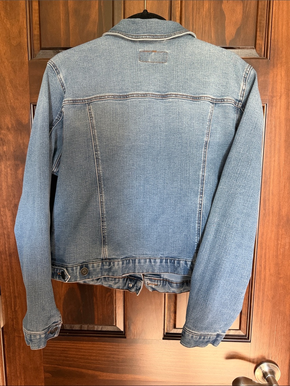 Time and Tru Light Blue Denim Jacket with Button Front - Picture 5 of 5